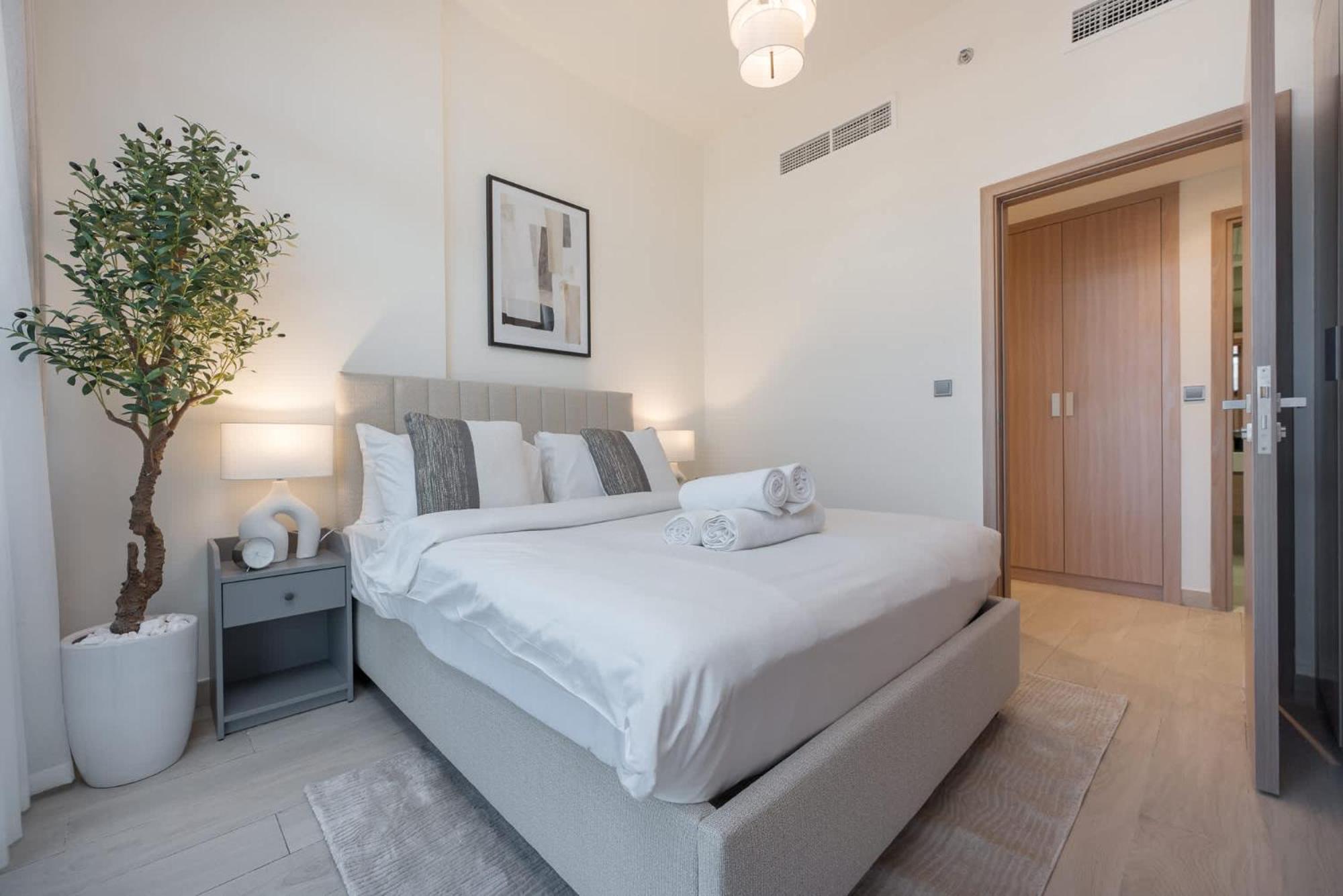 Apartment Bright And Elegant 3-bedroom Escape Perfect For Families In Meydan *