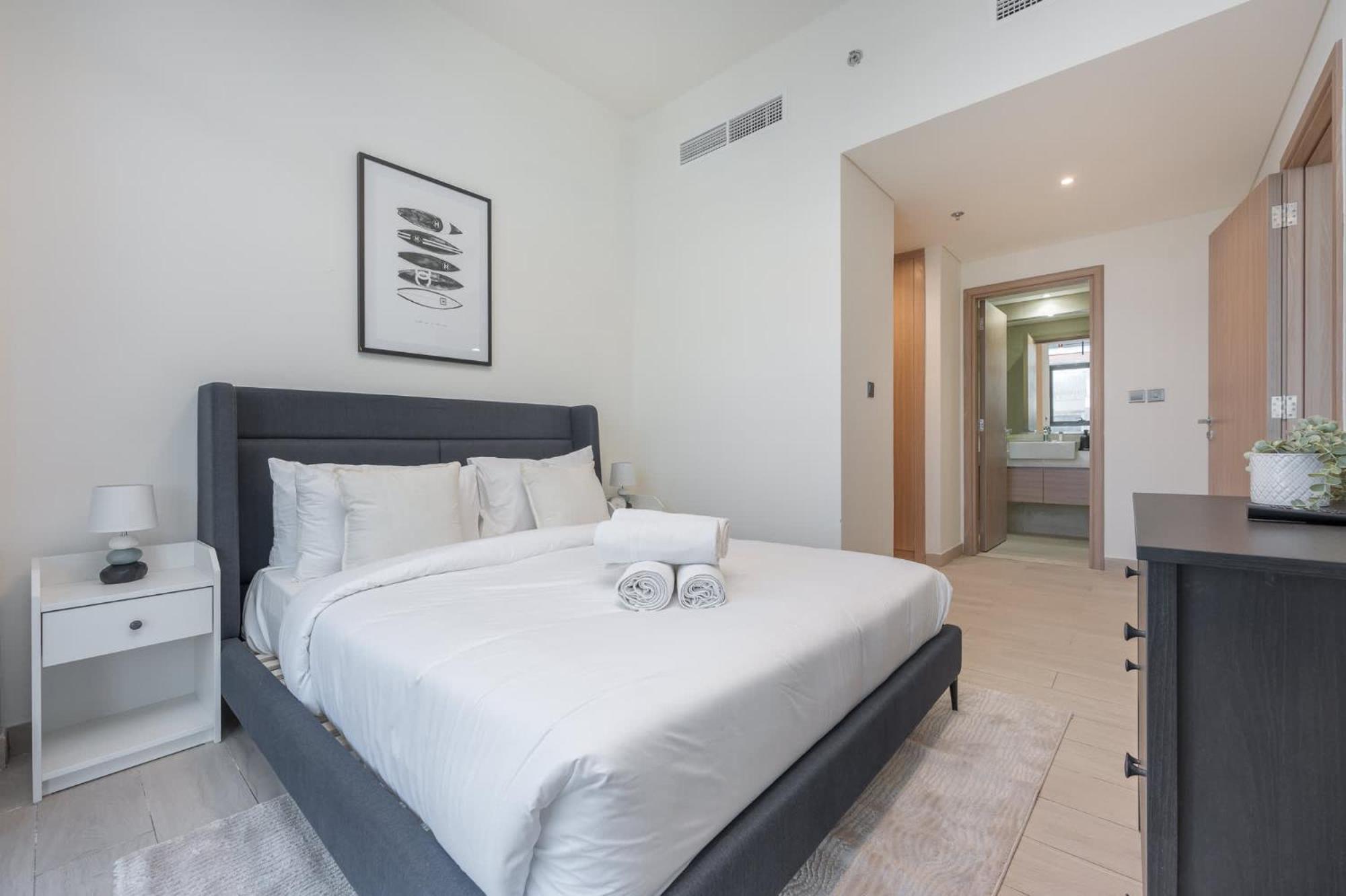 Bright And Elegant 3-bedroom Escape Perfect For Families In Meydan *