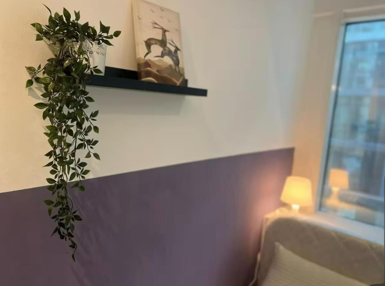 Ideal Partition In Barsha 1 Near Metro Homestay