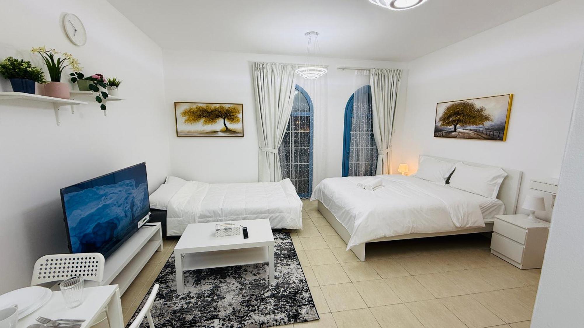 O07 Luxury Furnished Near Bus Stop Garden View Persia Cluster *
