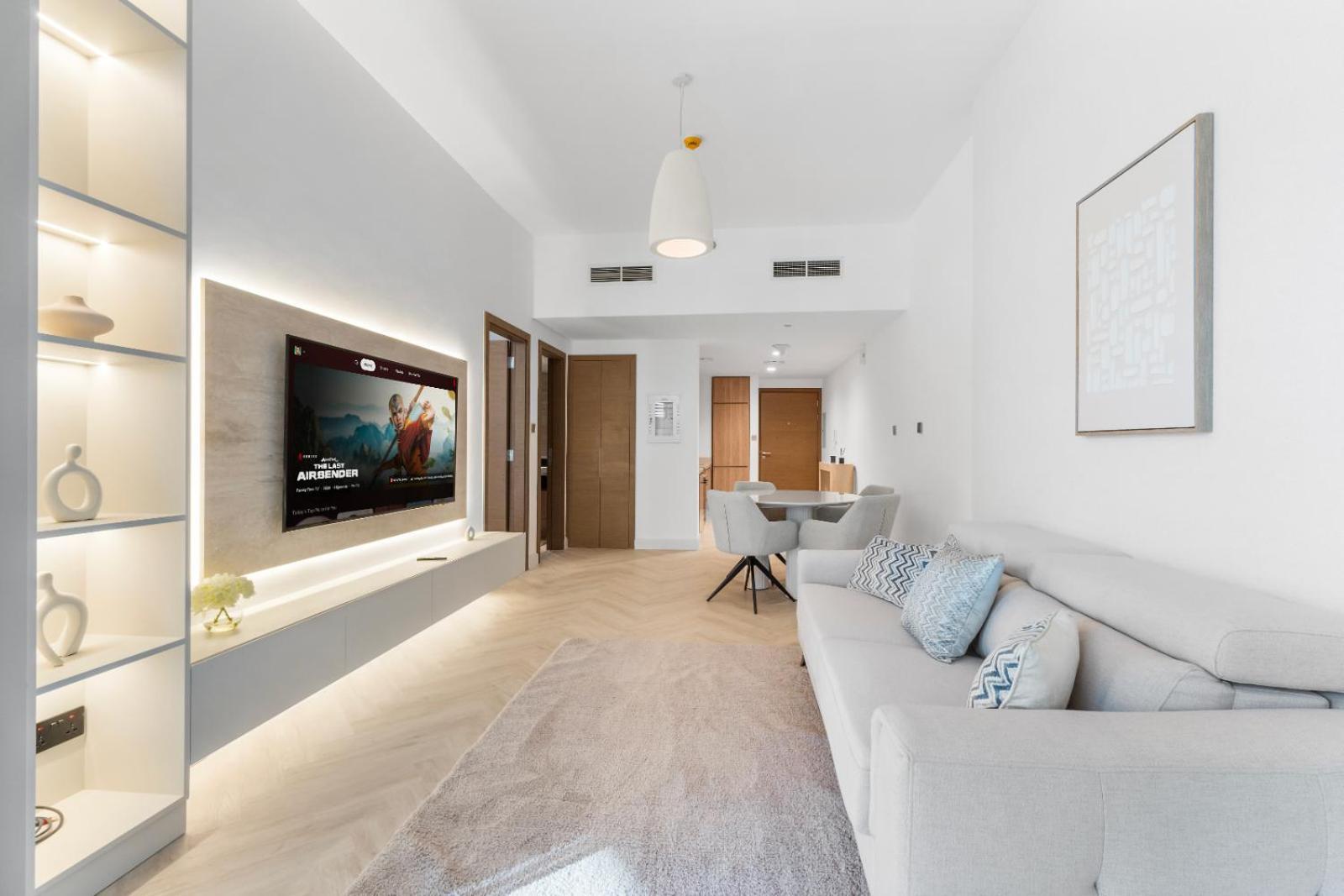 Apartment Exclusive 1br Big Layout 5 Mins Form Burj Khalifa Dubai