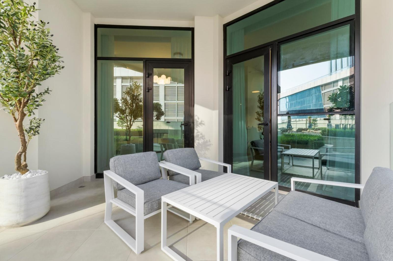 Exclusive 1br Big Layout 5 Mins Form Burj Khalifa *
