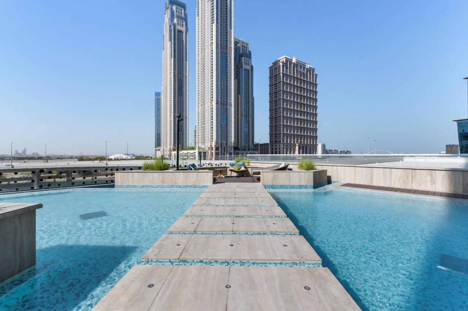 Apartment Exclusive 1br Big Layout 5 Mins Form Burj Khalifa Dubai