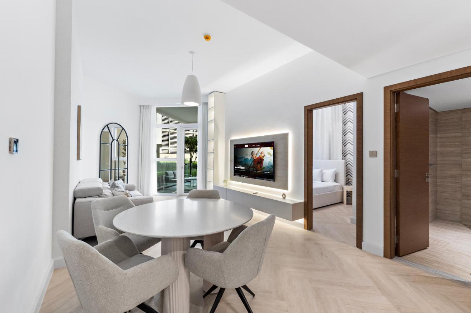Apartment Exclusive 1br Big Layout 5 Mins Form Burj Khalifa *