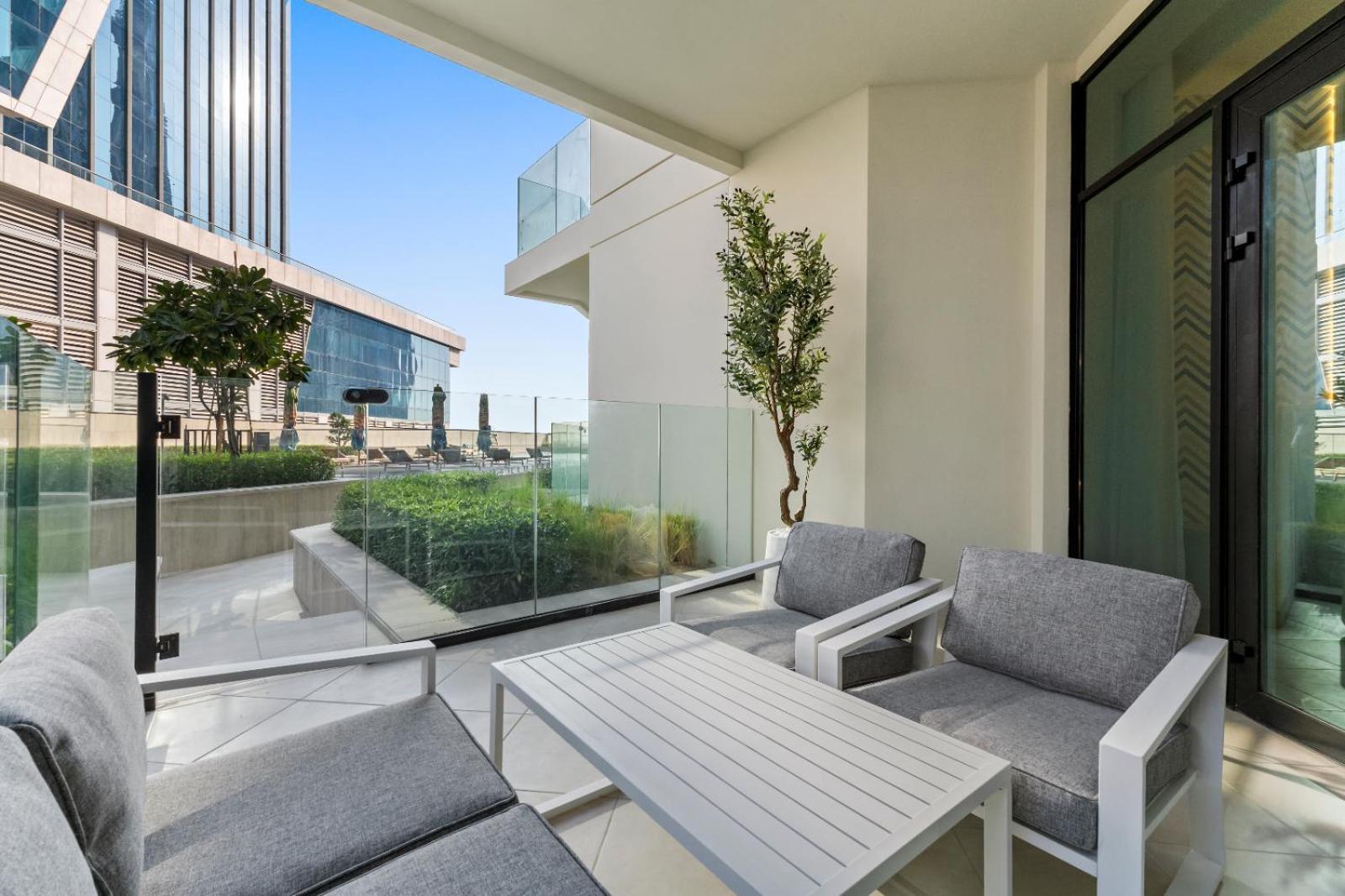 Exclusive 1br Big Layout 5 Mins Form Burj Khalifa Dubai