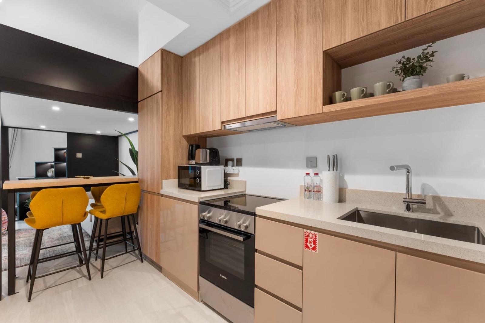 Apartment Big Layout 5 Mins From Mall And Burj Khalifa *