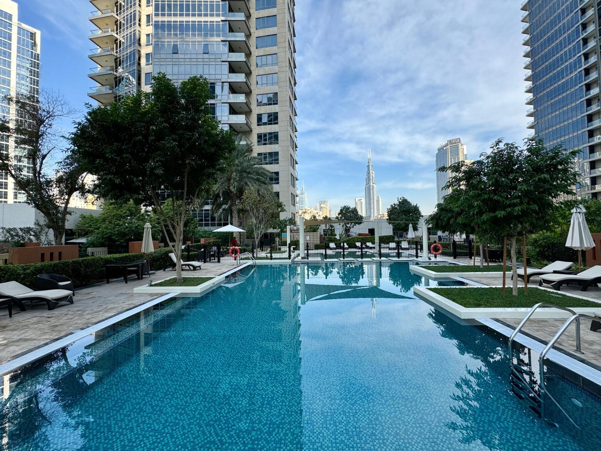Exquisite Centrally Located 1br In Downtown Apartment *
