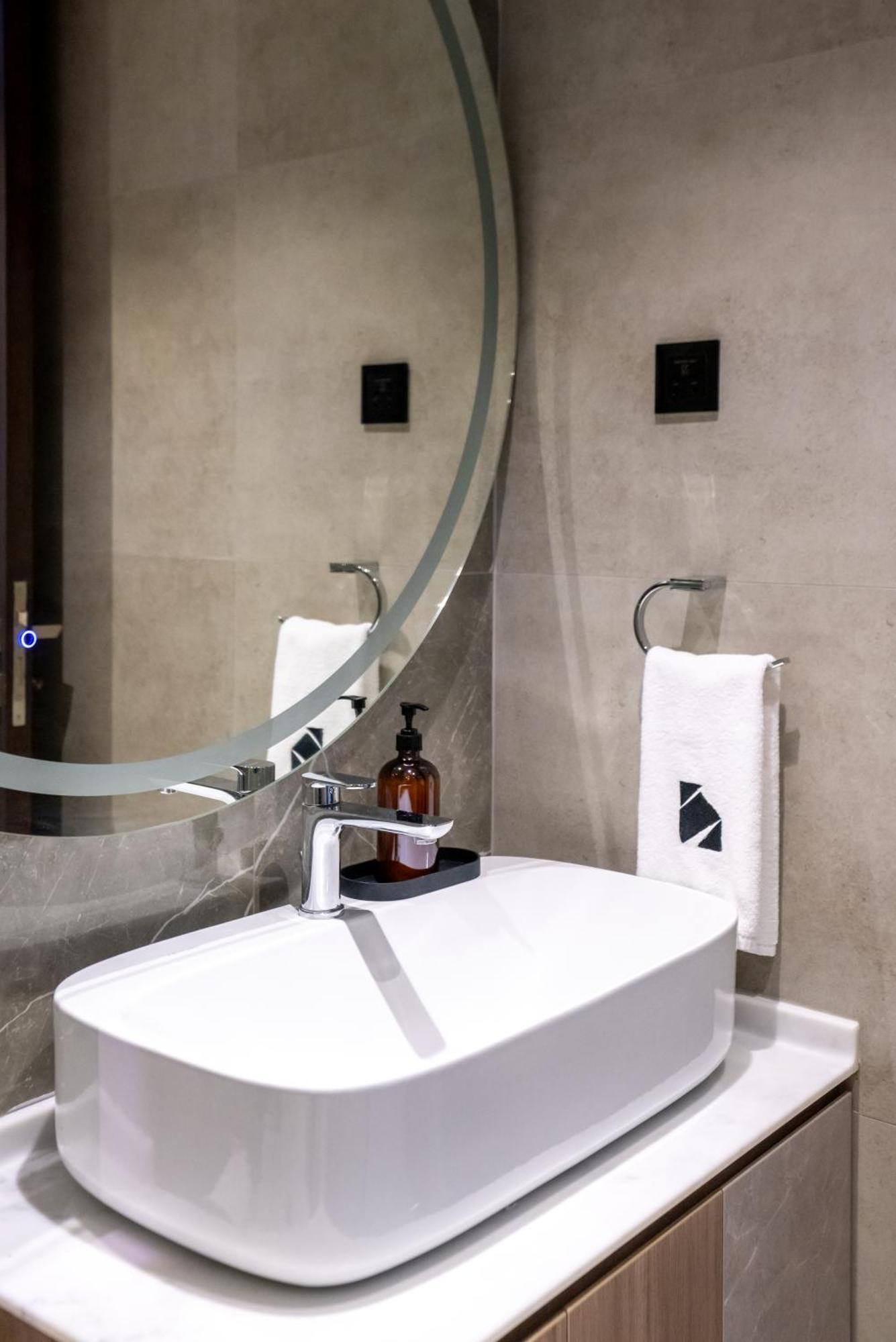 Apartment Comfy 1br W Cinema Business Centre Pool Table And Sauna Dubai