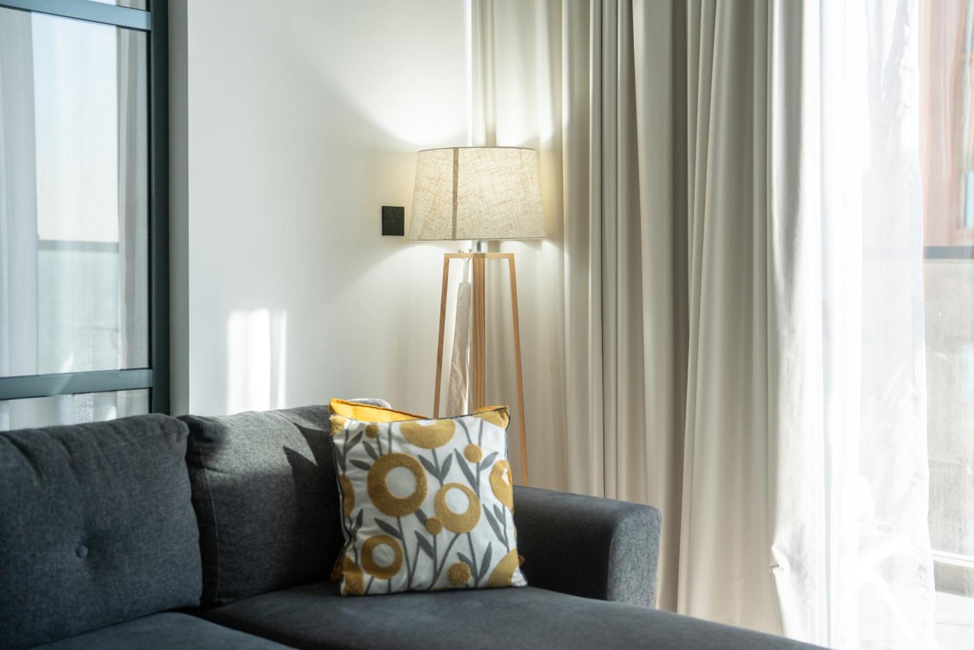 Comfy 1br W Cinema Business Centre Pool Table And Sauna Apartment Dubai