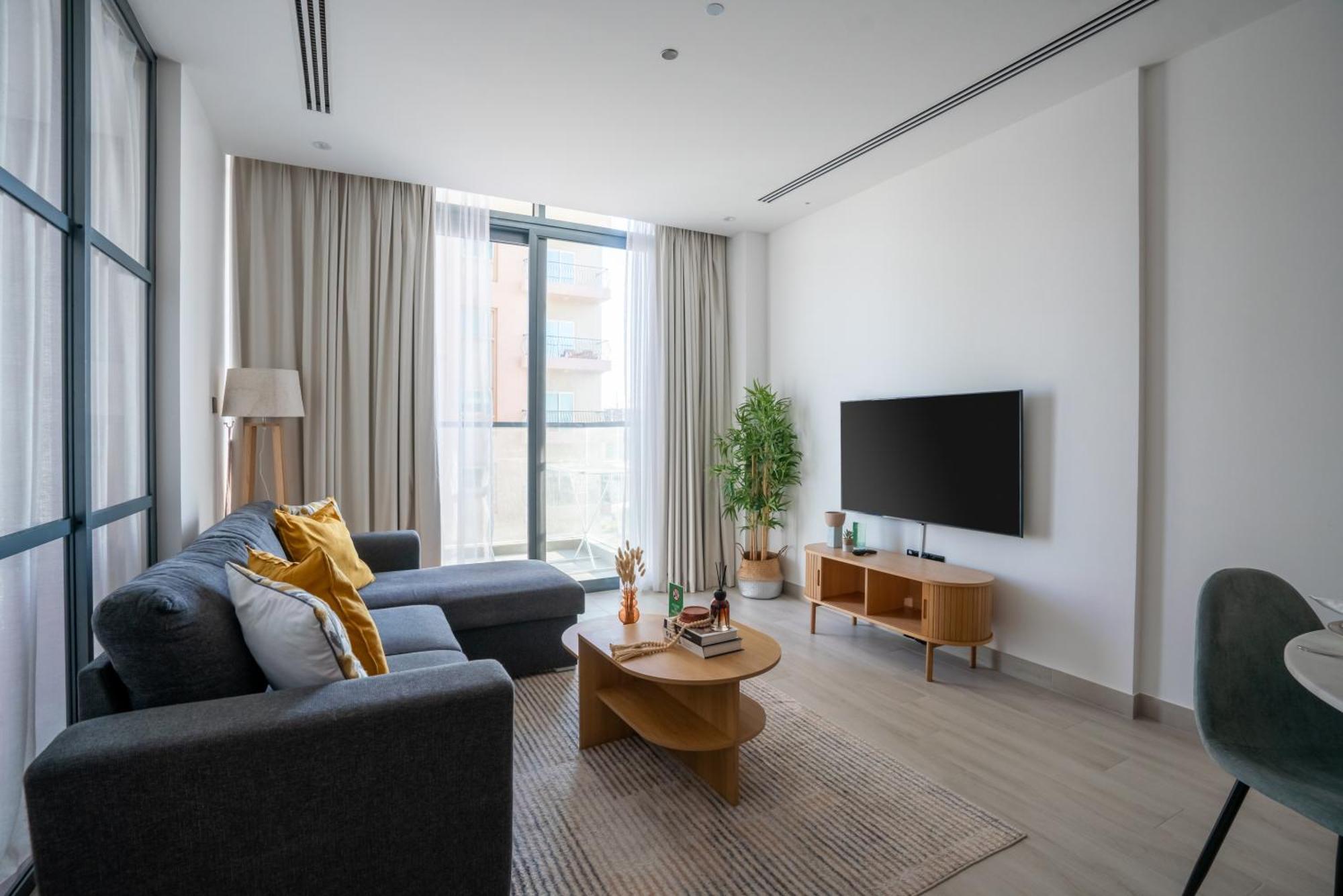 Comfy 1br W Cinema Business Centre Pool Table And Sauna * Dubai