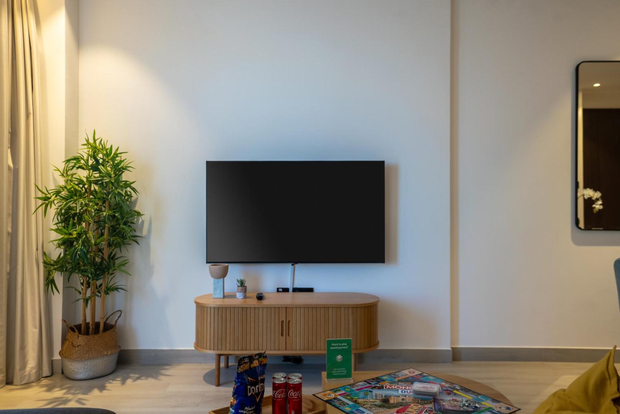 Comfy 1br W Cinema Business Centre Pool Table And Sauna * Dubai