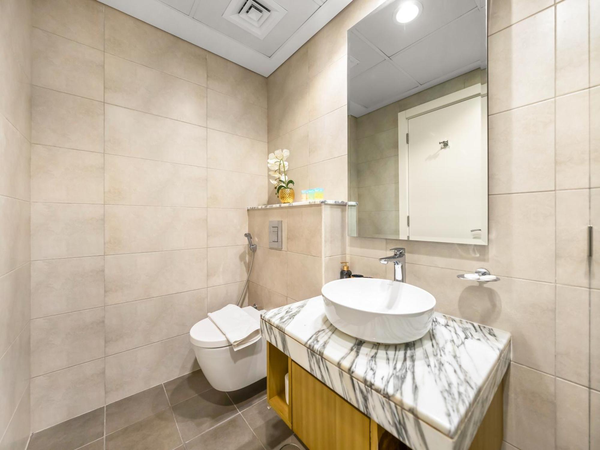 Lux 3bhk Apartment, High Floor In Business Bay With Canal Views