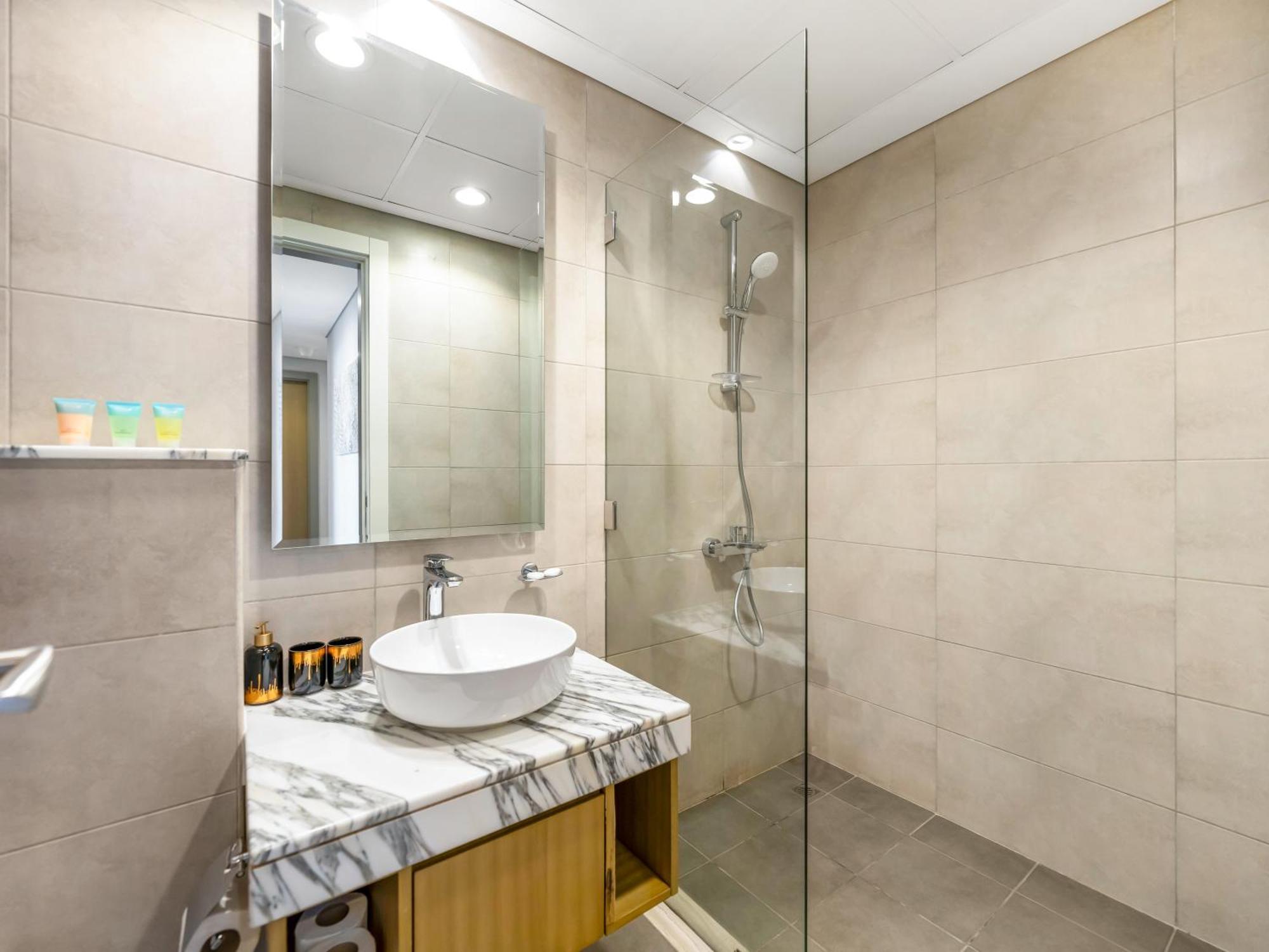 Lux 3bhk Apartment, High Floor In Business Bay With Canal Views *