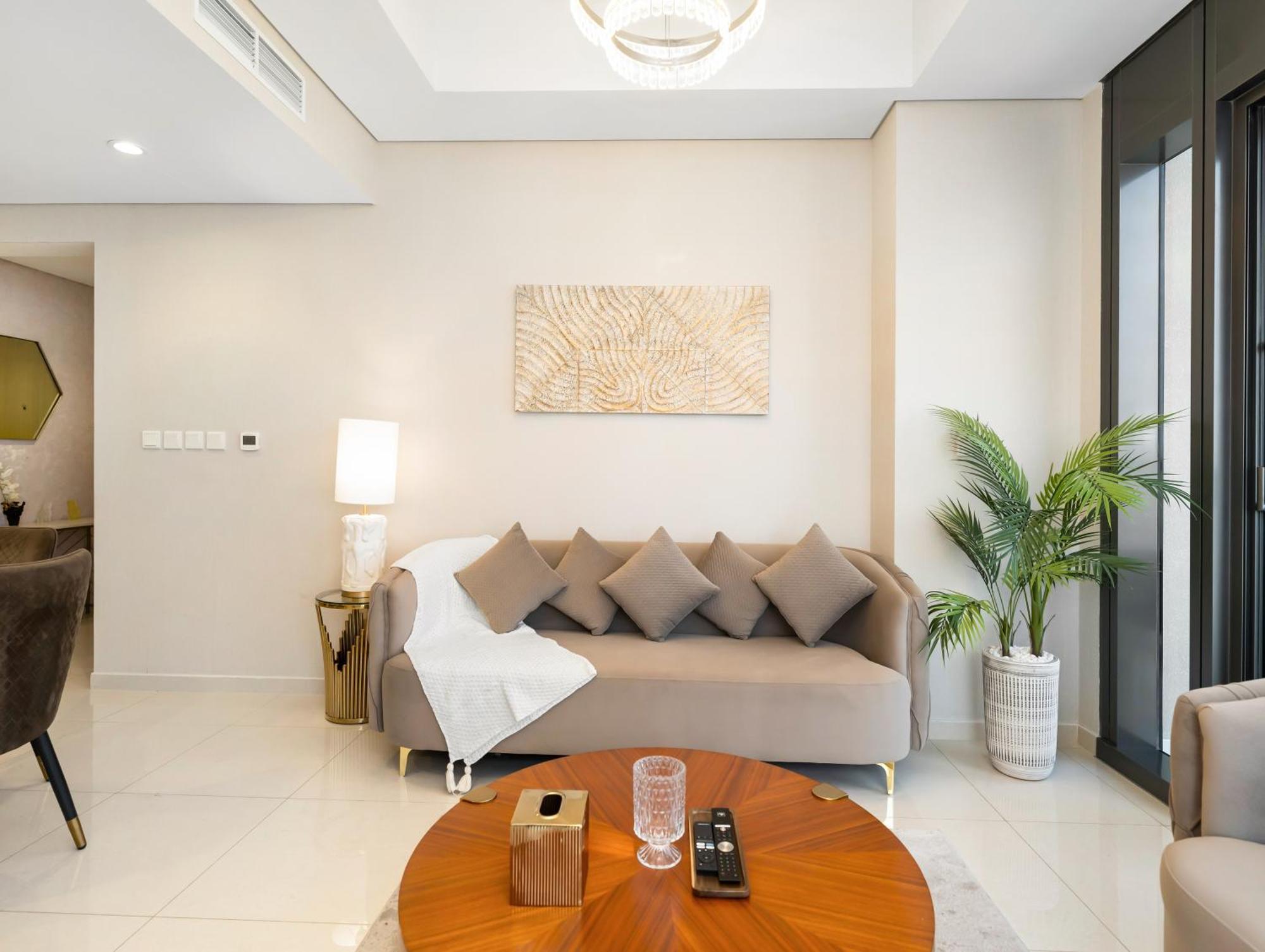 Lux 3bhk Apartment, High Floor In Business Bay With Canal Views