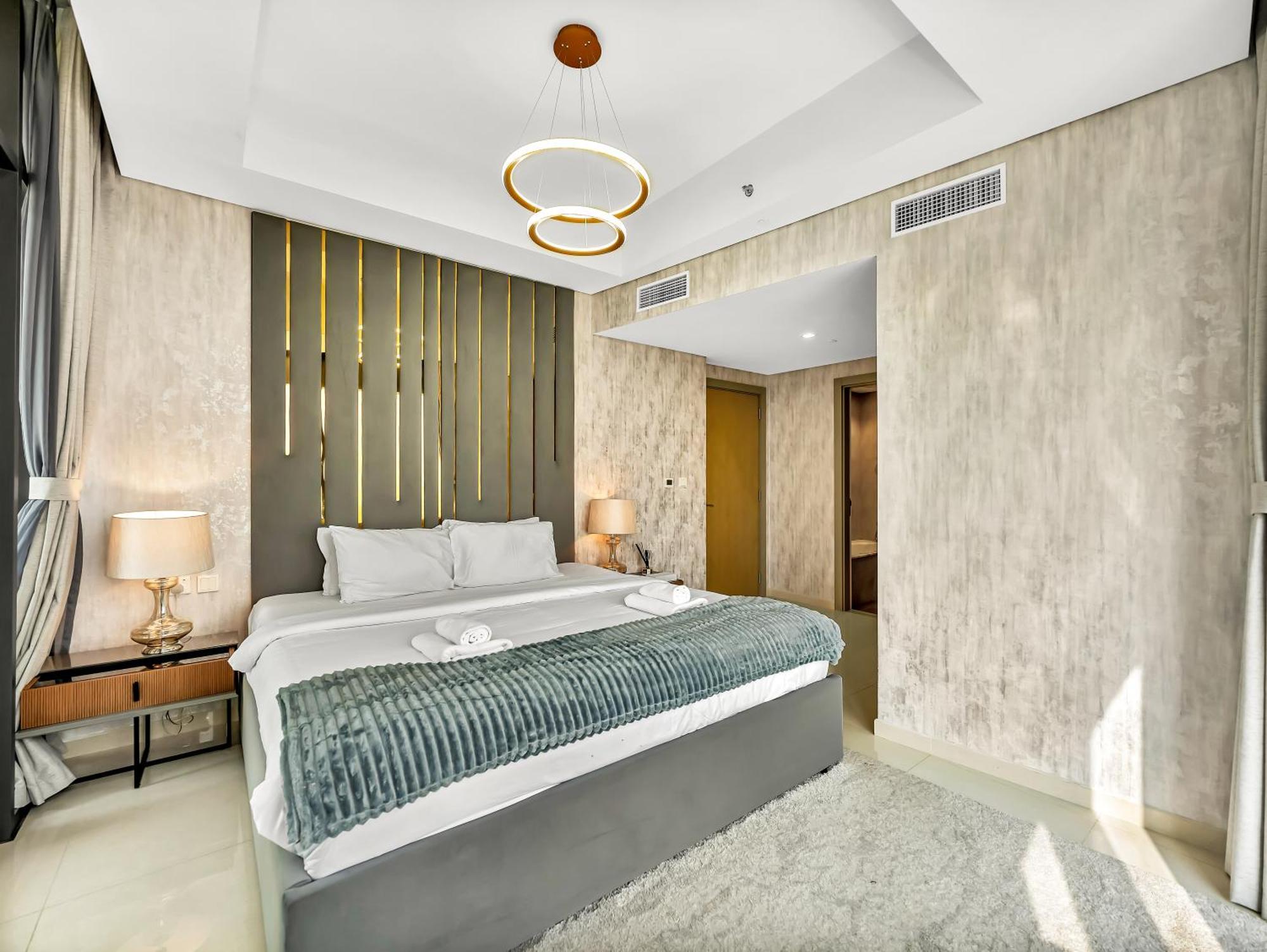 Lux 3bhk Apartment, High Floor In Business Bay With Canal Views Apartment Dubai