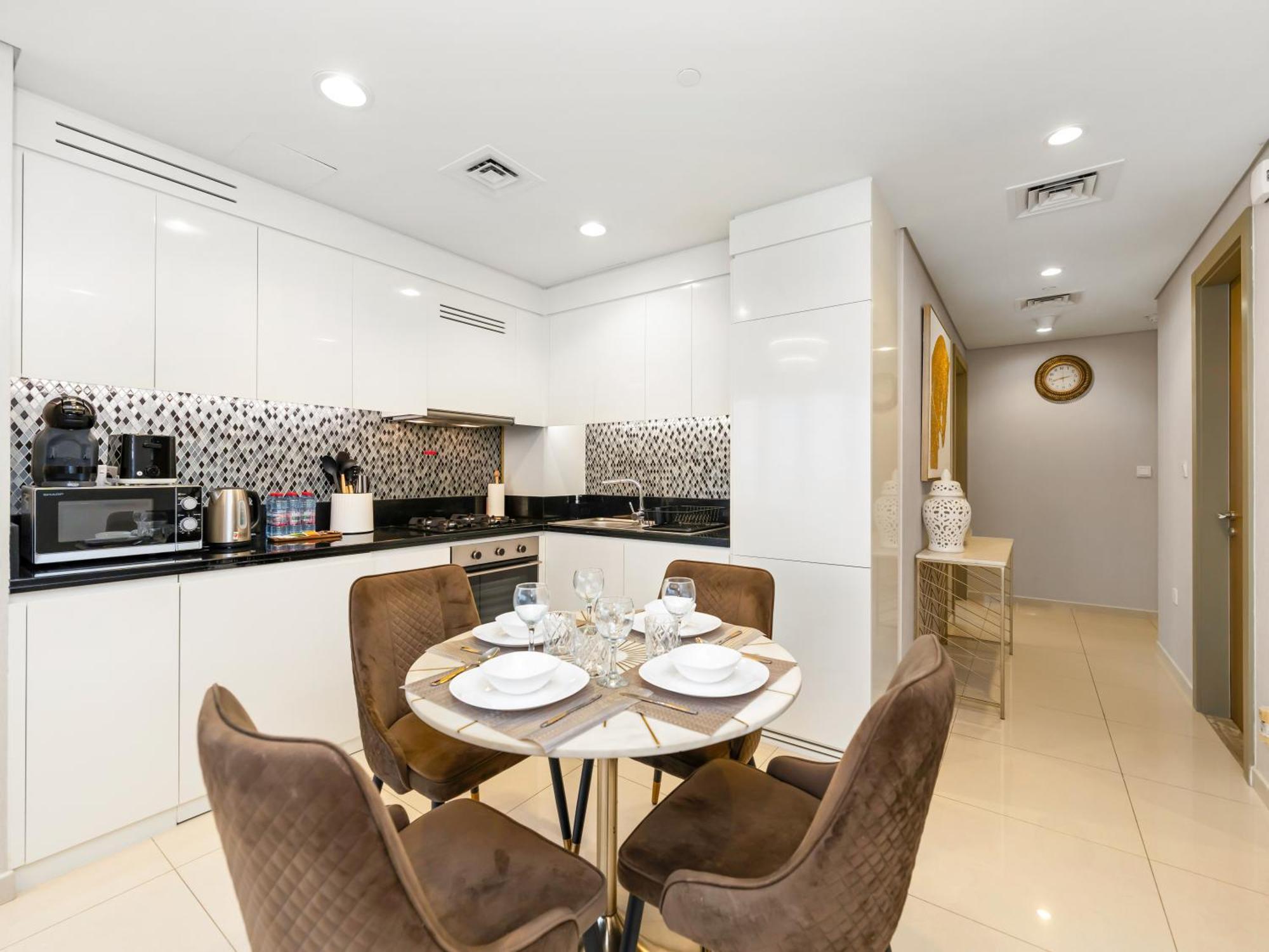 Apartment Lux 3bhk Apartment, High Floor In Business Bay With Canal Views