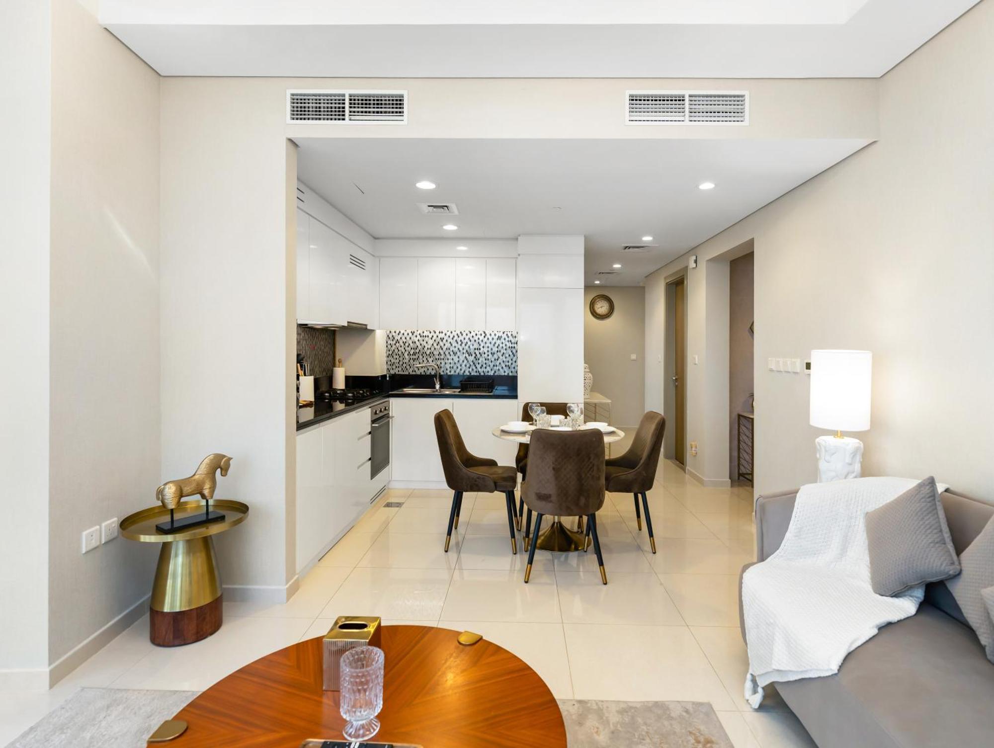 Lux 3bhk Apartment, High Floor In Business Bay With Canal Views Apartment *