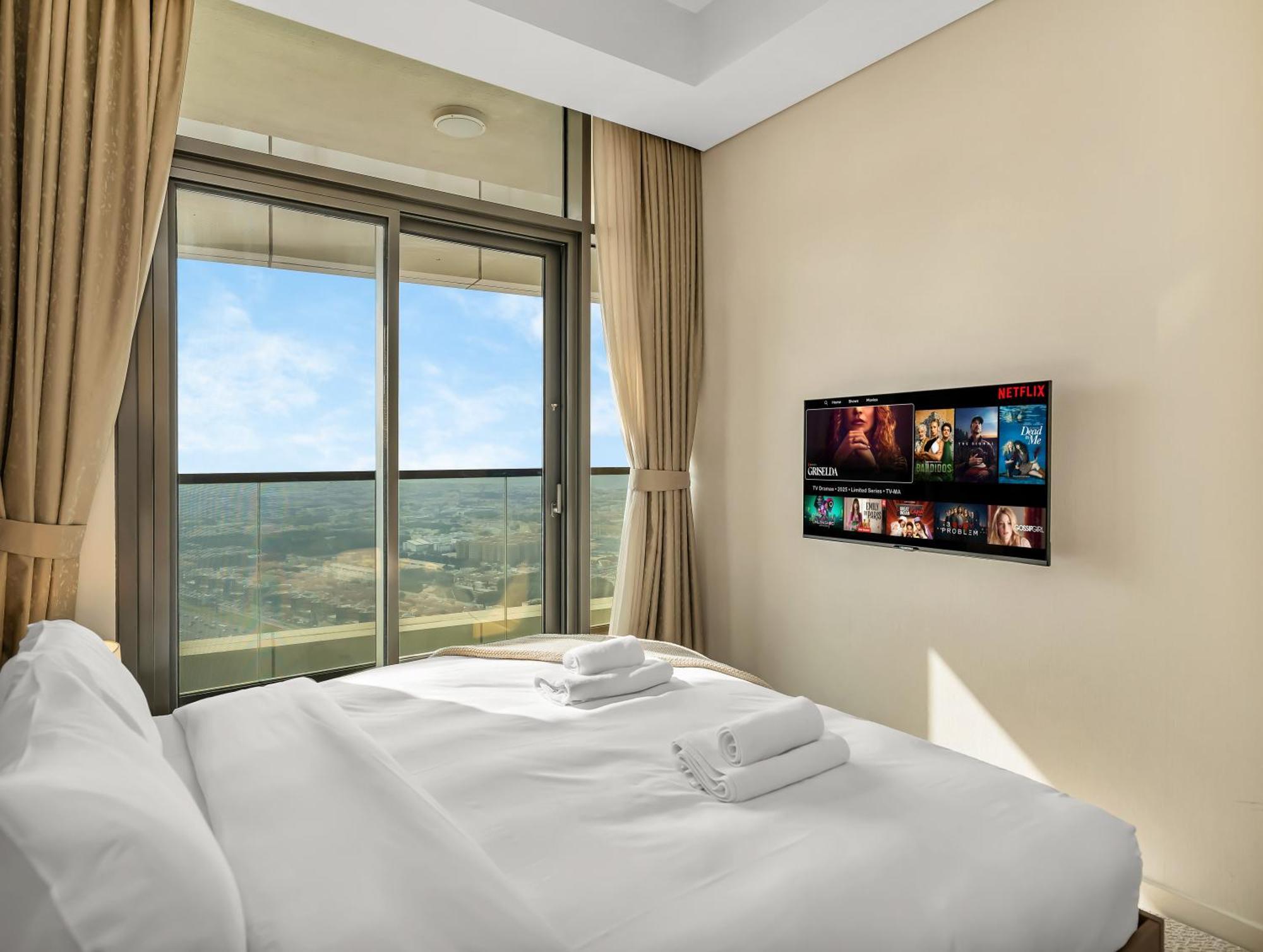 Apartment Lux 3bhk Apartment, High Floor In Business Bay With Canal Views