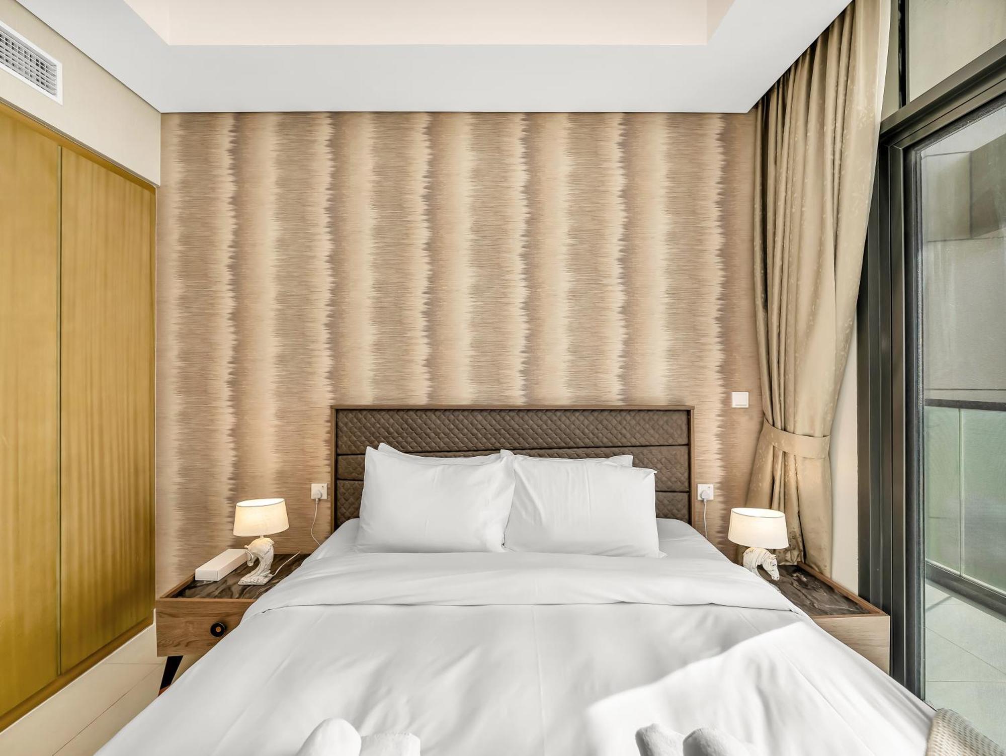 Apartment Lux 3bhk Apartment, High Floor In Business Bay With Canal Views *