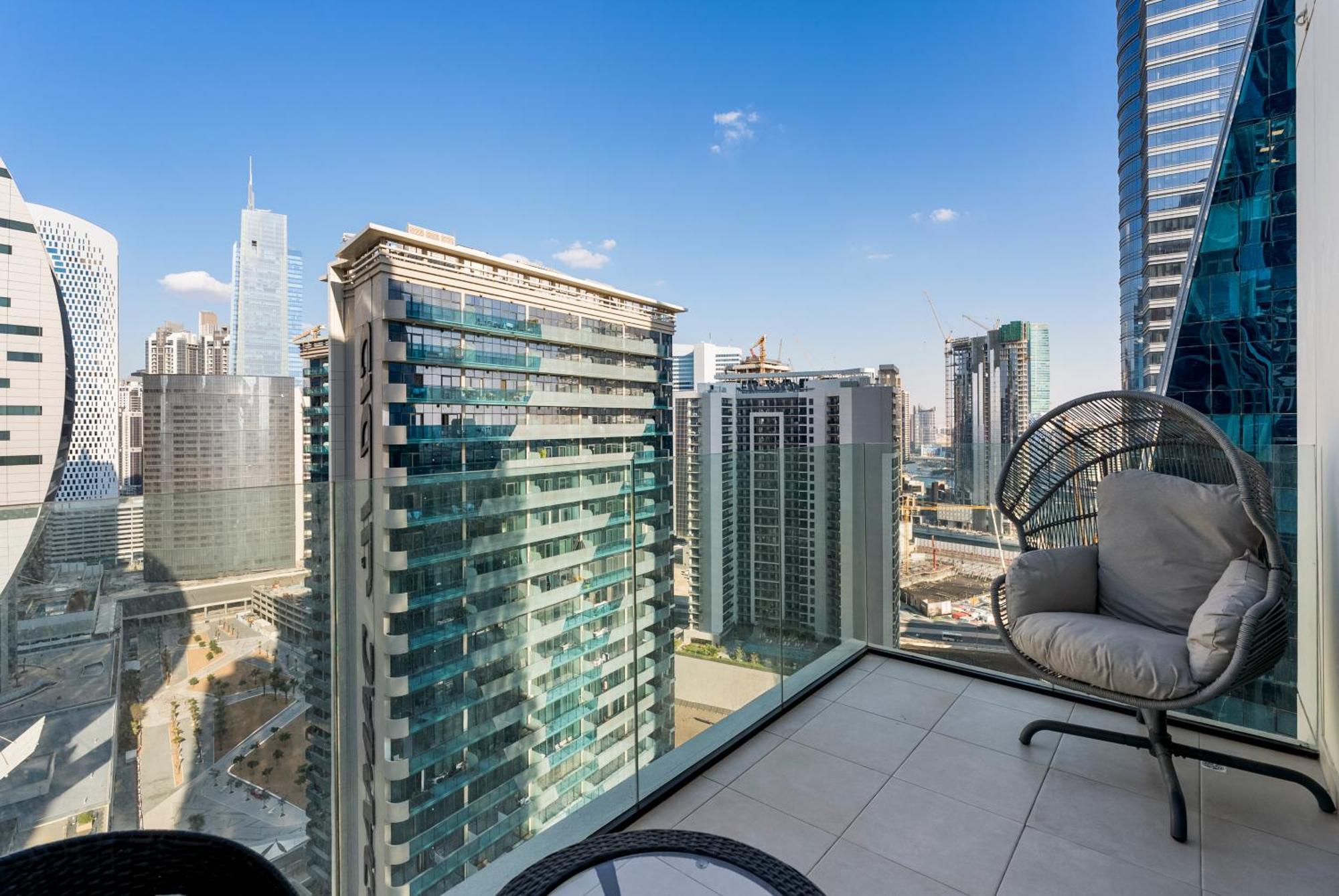Apartment Lux 2br In Missoni Tower - 5 Mins To Burj Khalifa *