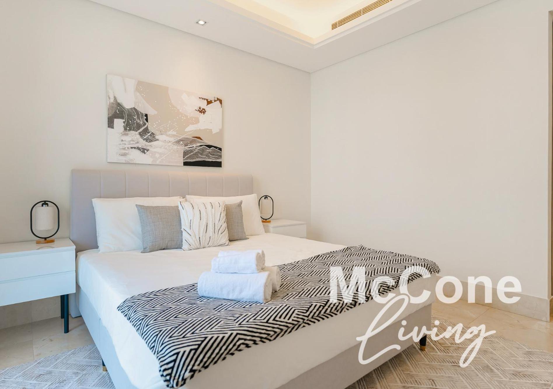 2br With Sea View & Terrace Apartment