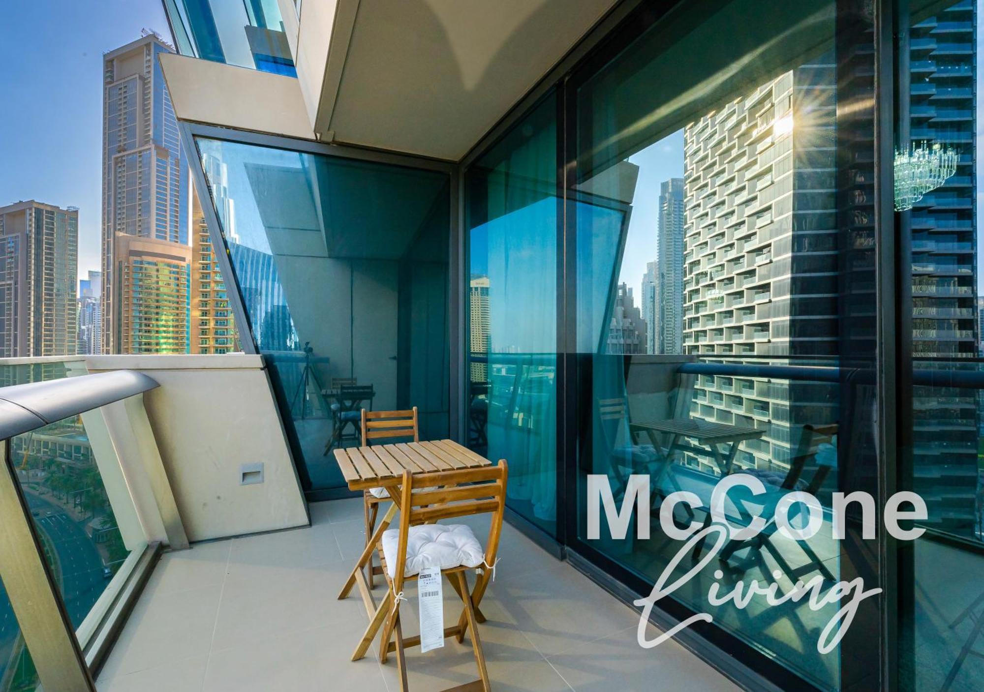 Classic 1 Bed In Burj Vista Tower, Downtown Apartment