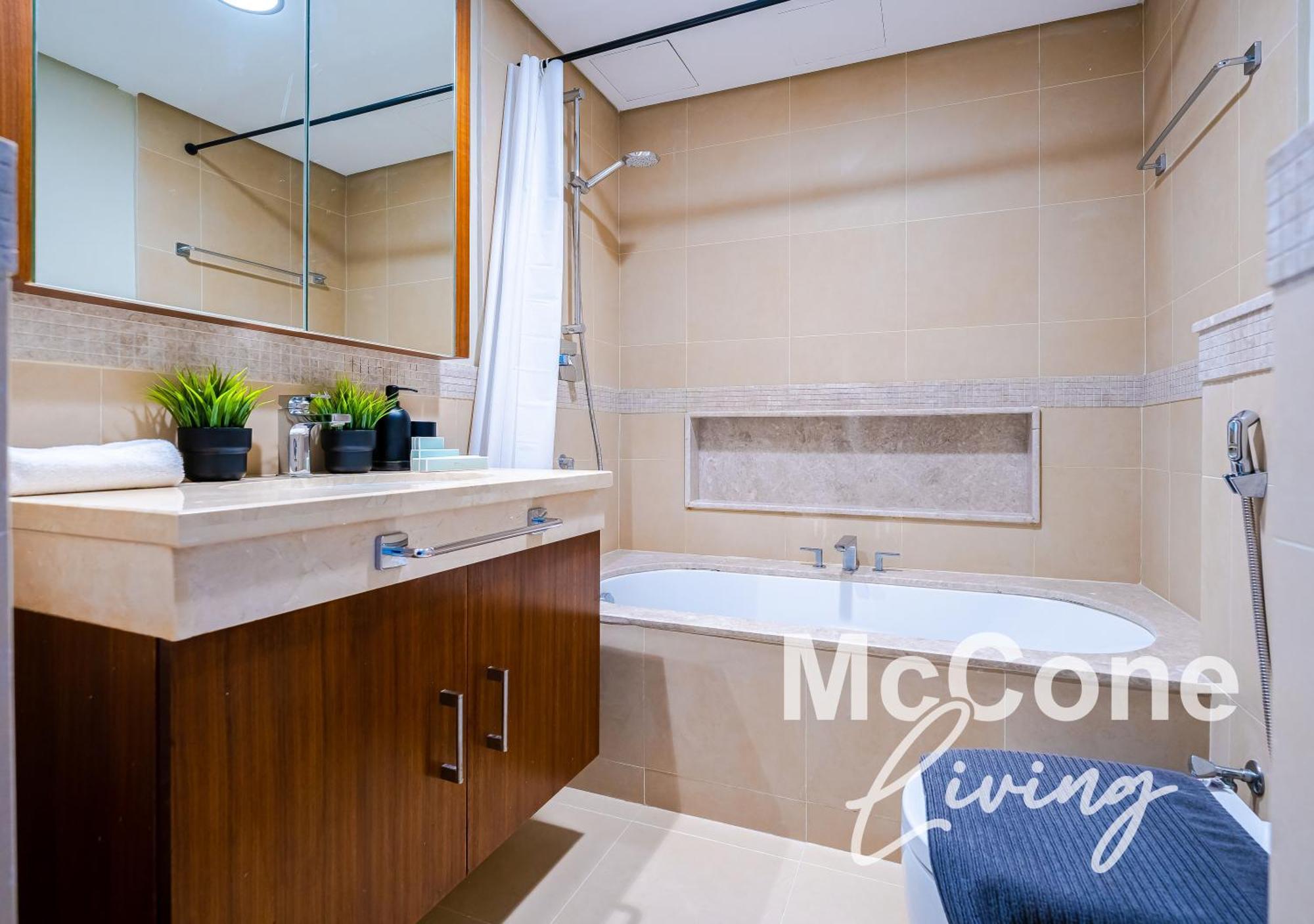 Classic 1 Bed In Burj Vista Tower, Downtown Apartment