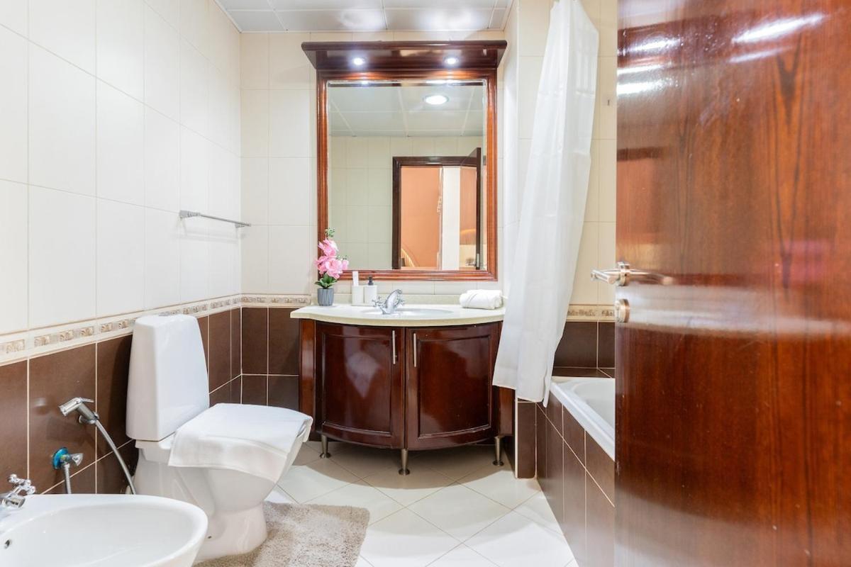 Luxury 3 Bedroom With Stunning Full Marina View In Apartment