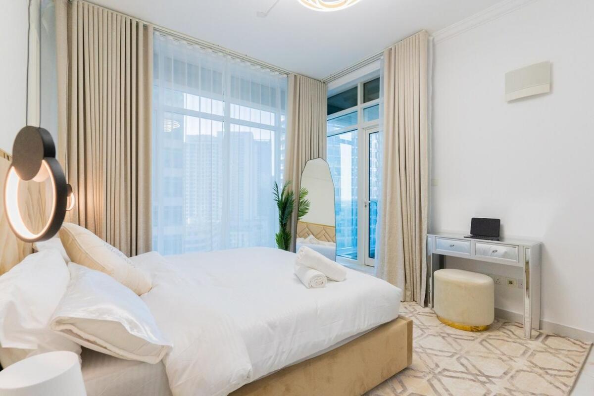 Luxury 3 Bedroom With Stunning Full Marina View In Apartment