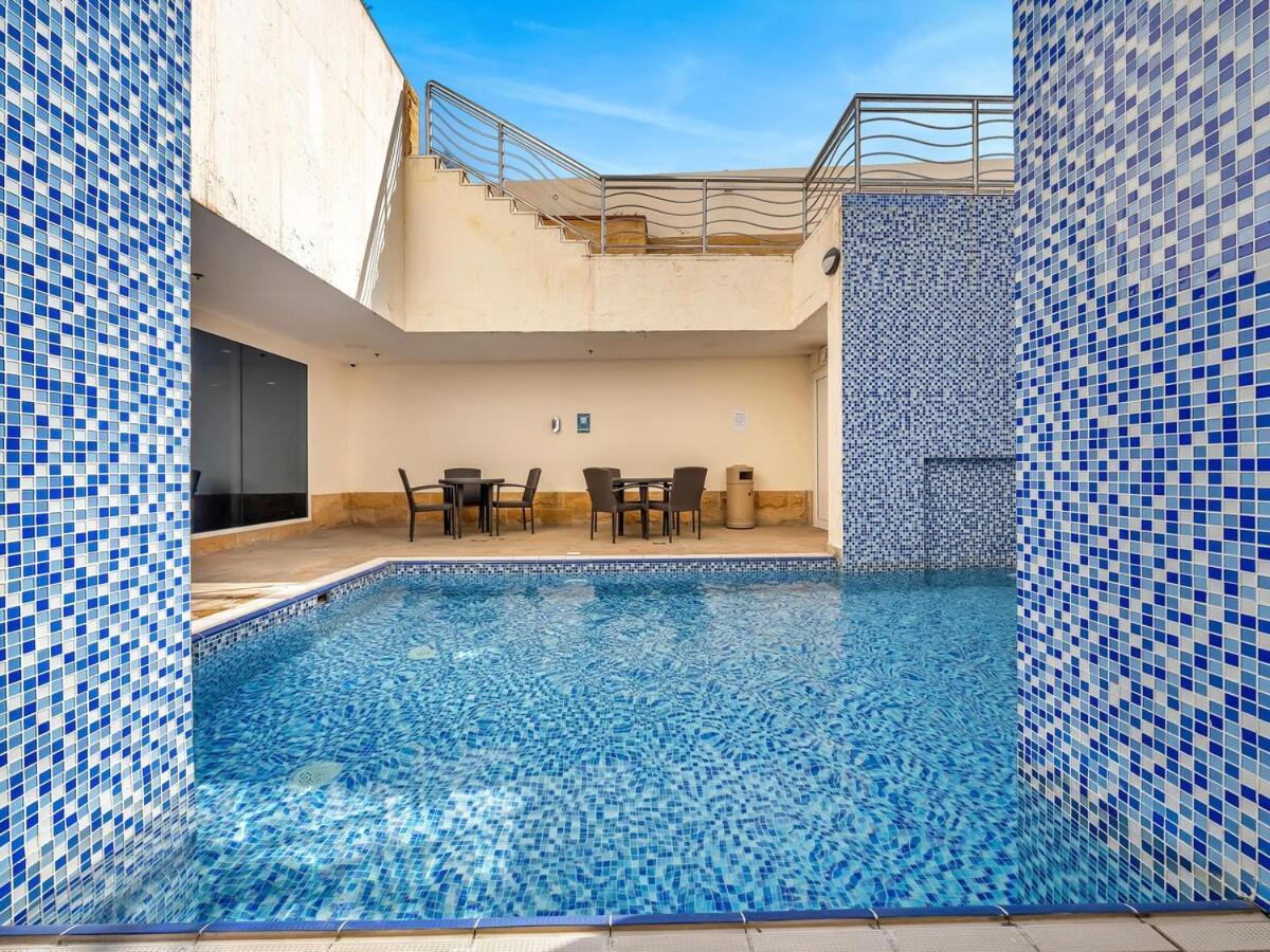 Luxury 3 Bedroom With Stunning Full Marina View In Dubai