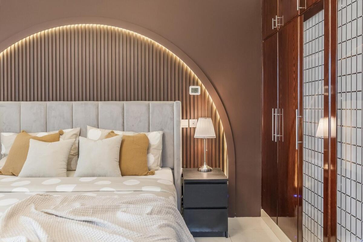 Luxury 3 Bedroom With Stunning Full Marina View In Apartment Dubai
