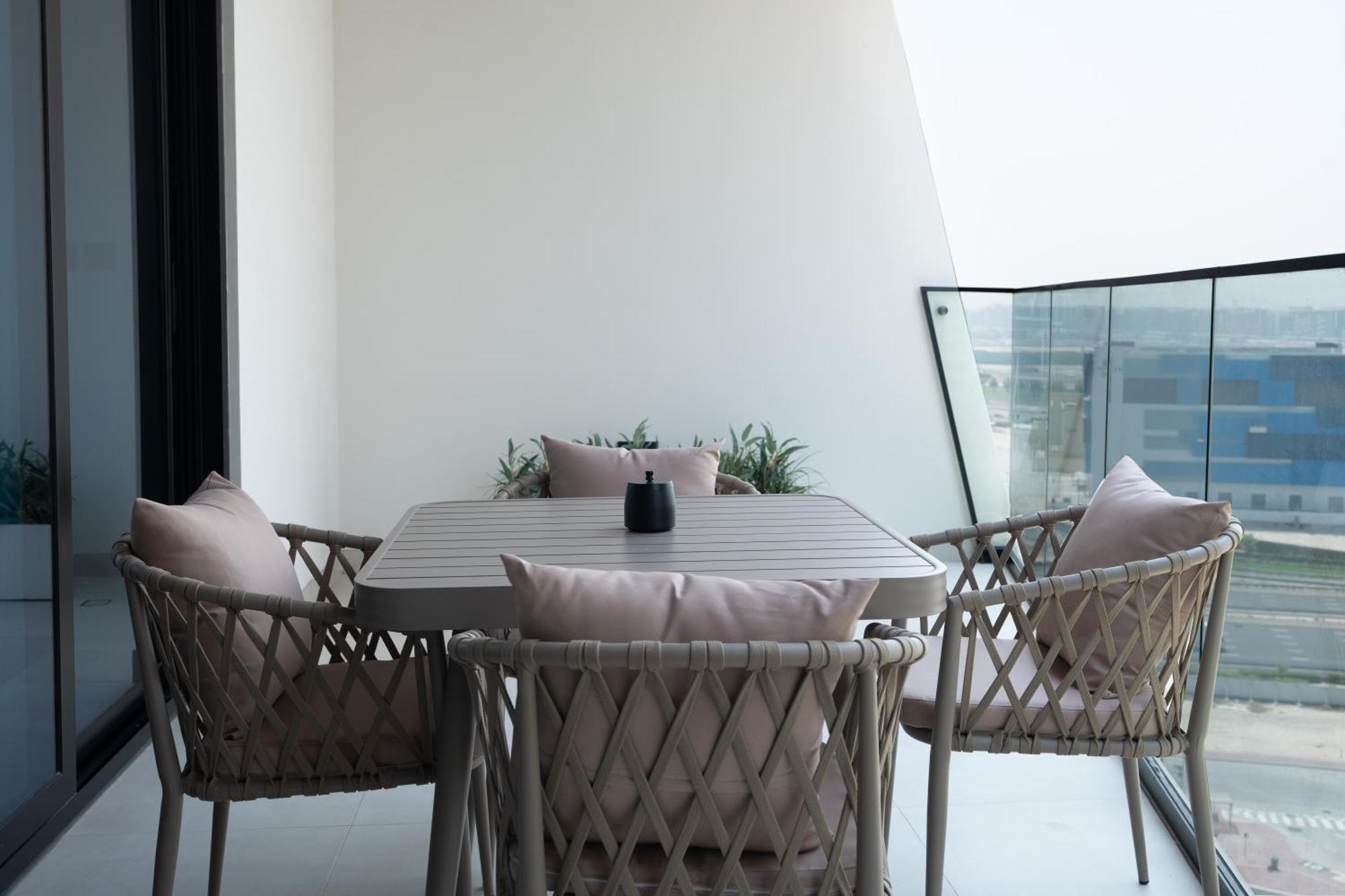 Apartment Keyrock Living - Binghatti Canal Premium