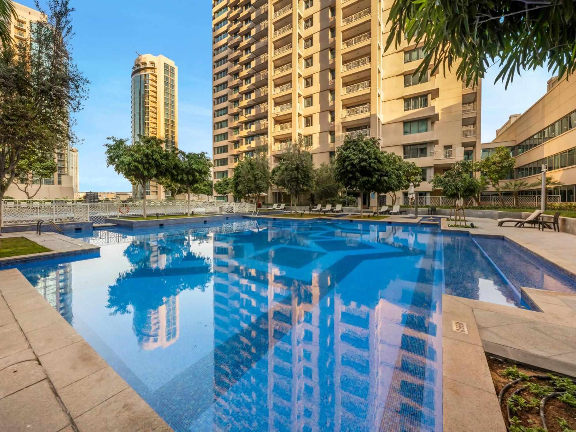 3br With Gaming Lounge, Burj Khalifa, Fountain View Apartment Dubai