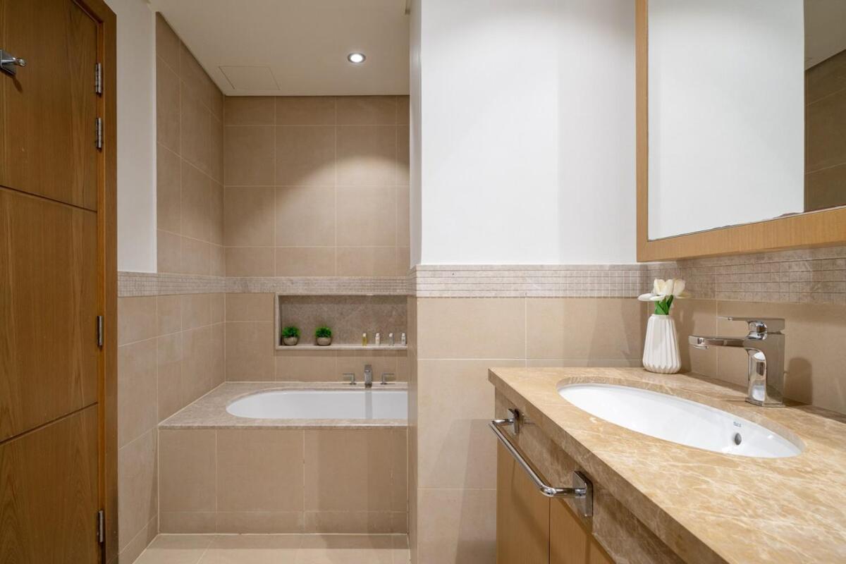 Apartment Royal Vista At Burj Vista - Downtown Burj Khalifa View - Brand New Luxury 2br Dubai