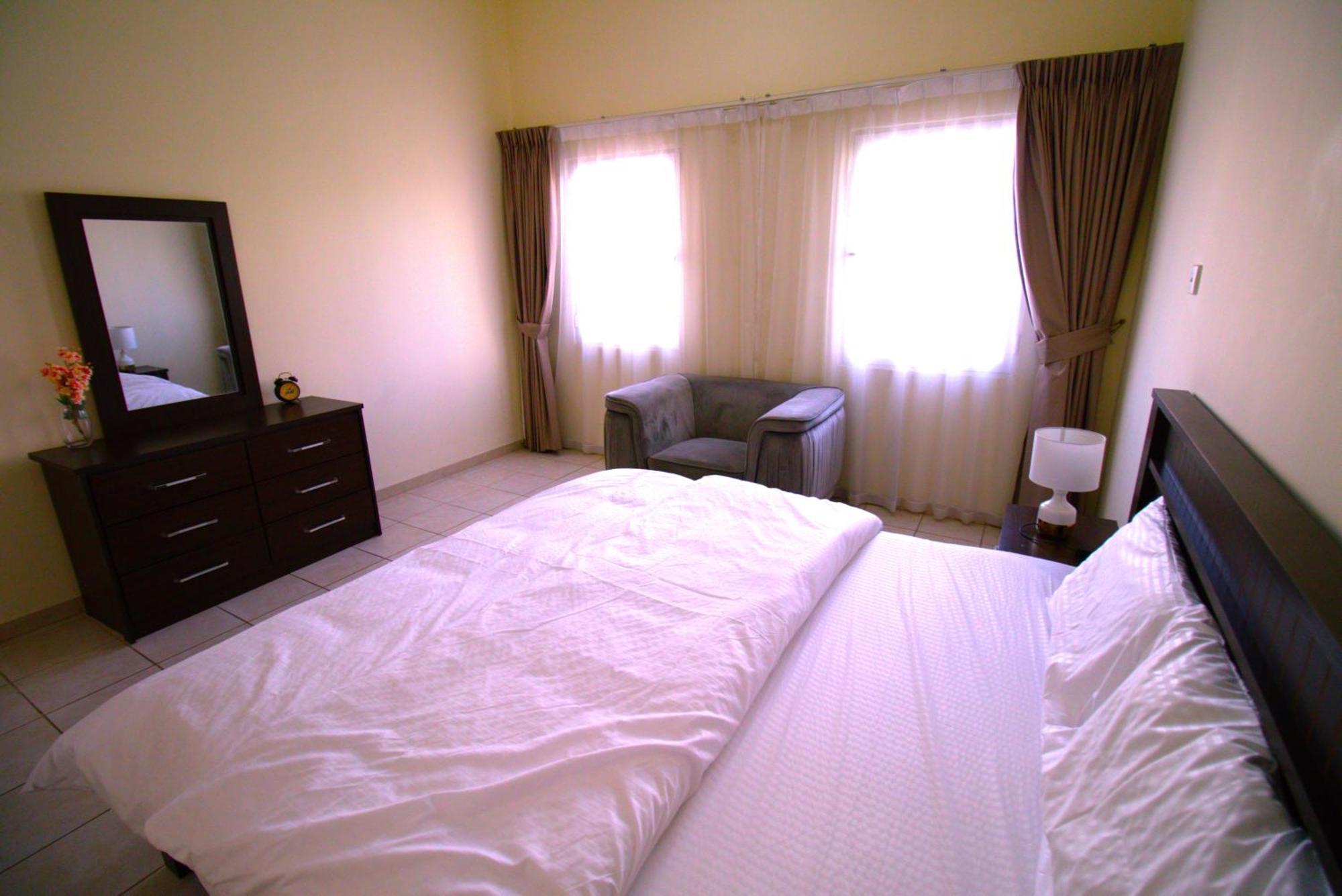 Druvya Homes, Bld Dg022, Street No,2 Discovery Gardens, Close To The Gardens Metro 3 Minutes Walkable Apartment
