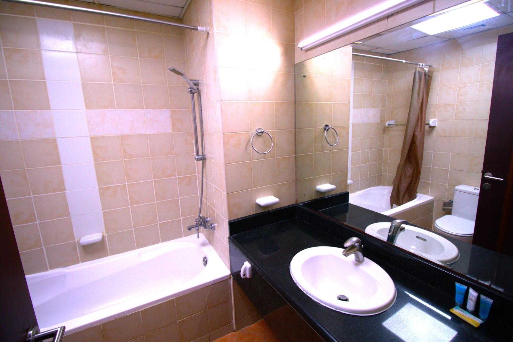 Druvya Homes, Bld Dg022, Street No,2 Discovery Gardens, Close To The Gardens Metro 3 Minutes Walkable Apartment