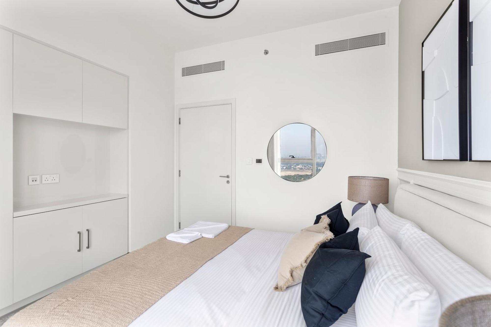 Silkhaus High Floor 2bdr With View With Pool & Gym Dubai