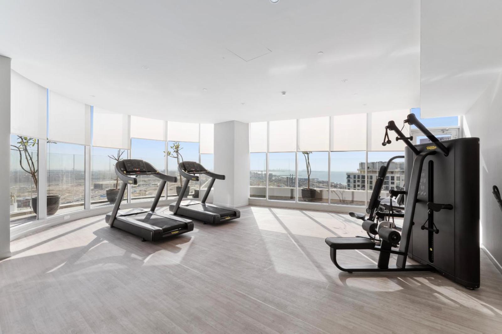 Apartment Luxury Living In Marina 1br Extra Large *