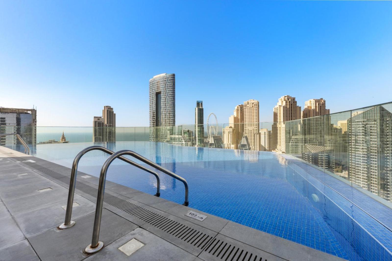 Luxury Living In Marina 1br Extra Large Apartment Dubai