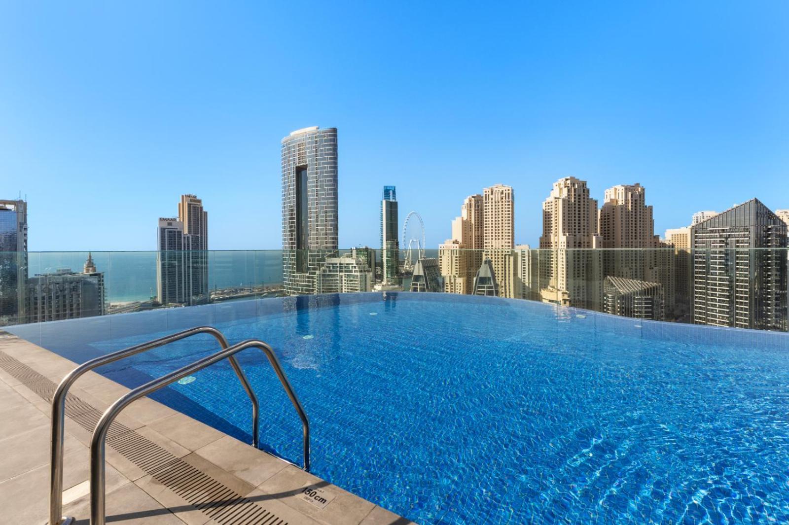 Luxury Living In Marina 1br Extra Large Apartment
