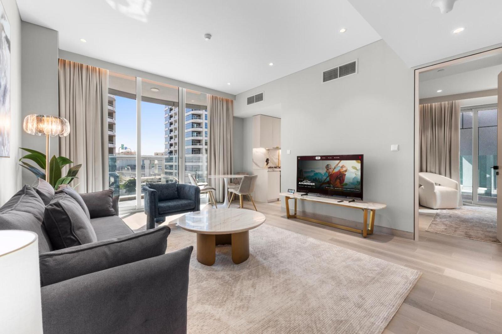 Apartment Luxury Living In Marina 1br Extra Large
