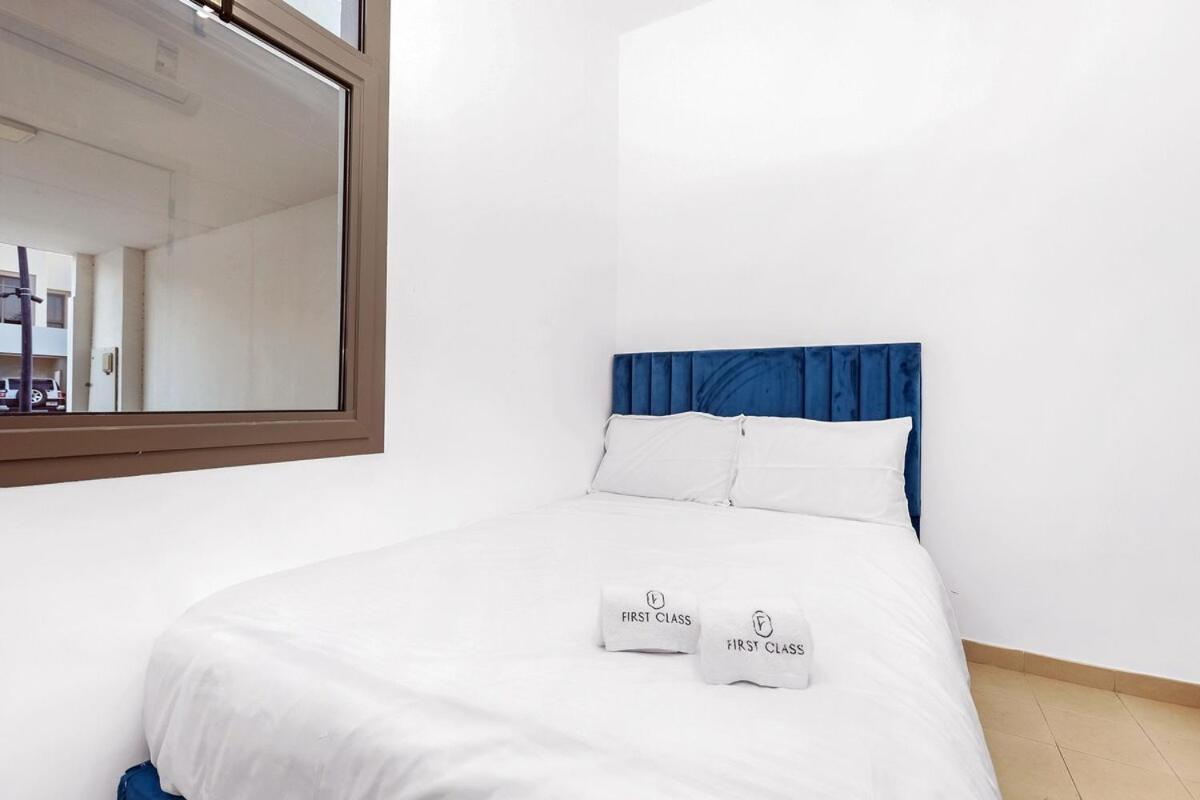 First Class Style Meets Scenic Beauty Apartment
