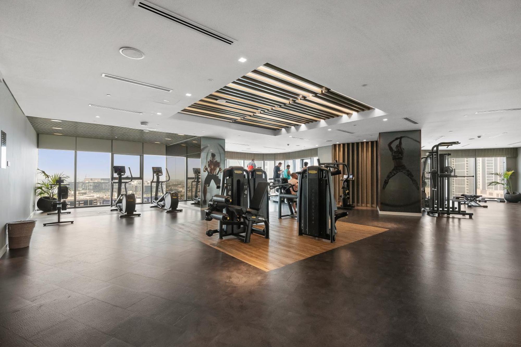 Apartment Sky Pool Gem With Iconic Burj Khalifa Views 3br In Paramount Midtown *