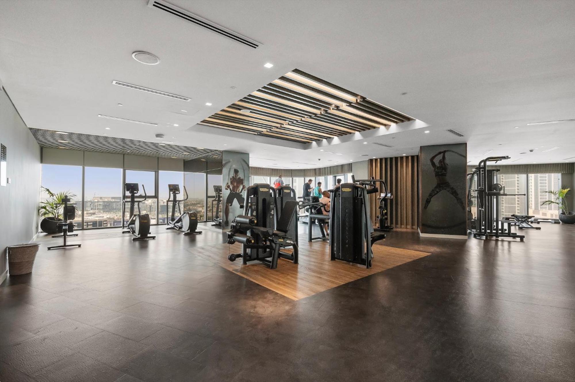 Sky Pool Gem With Iconic Burj Khalifa Views 3br In Paramount Midtown Dubai