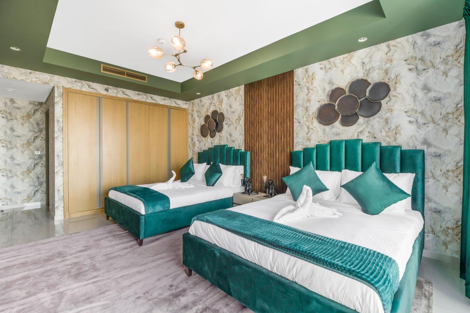 Apartment Sky Pool Gem With Iconic Burj Khalifa Views 3br In Paramount Midtown
