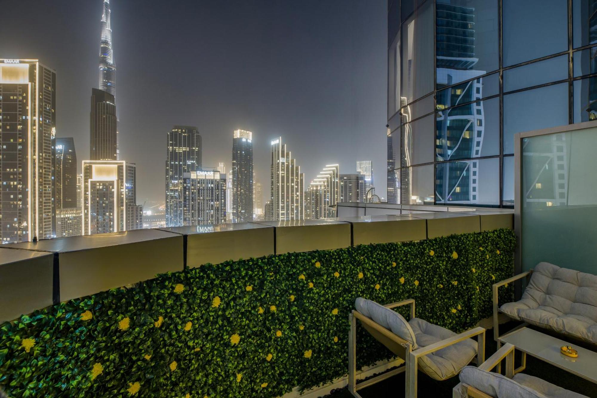 Apartment Sky Pool Gem With Iconic Burj Khalifa Views 3br In Paramount Midtown *