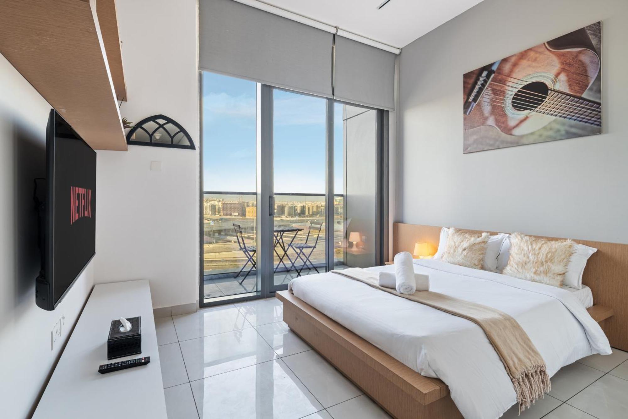 Apartment Comfy Near Silicon Oasis Dubai