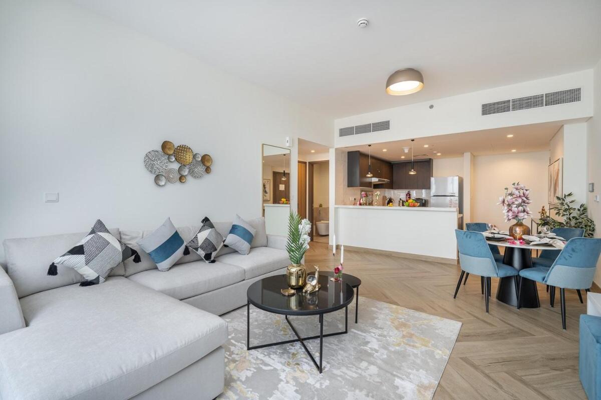 Apartment Vogue Al Wasl 1 West 33rd Floor With Sea View , Prime Location Walkable To Metro, Easy Access To Sheikh Zayed Road & World Trade Centre *