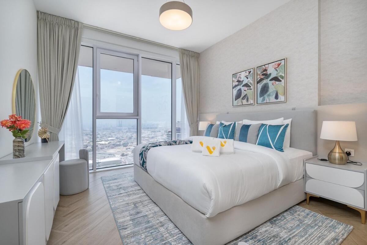 Apartment Vogue Al Wasl 1 West 33rd Floor With Sea View , Prime Location Walkable To Metro, Easy Access To Sheikh Zayed Road & World Trade Centre