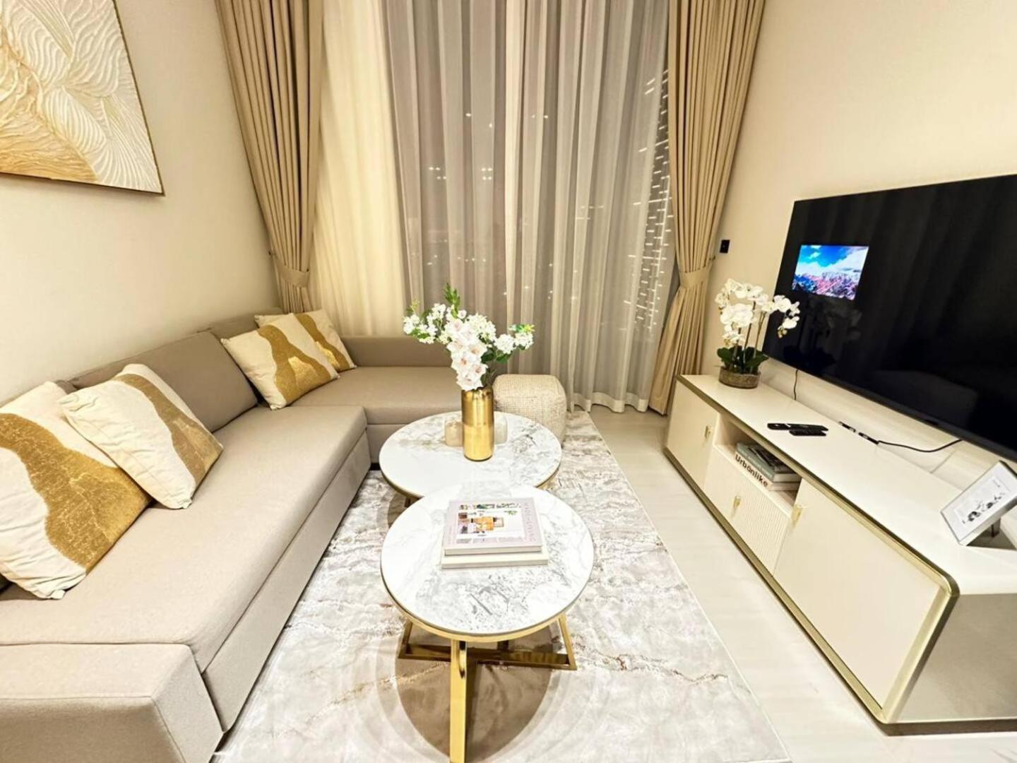 Modern 1 Bedroom Urban Escape In Jvc Dubai